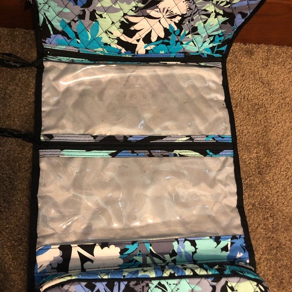 EUC Vera Bradley Hanging Travel Organizer